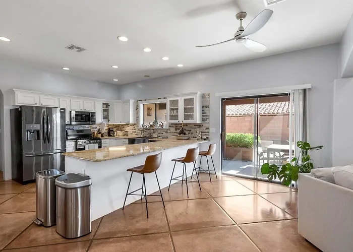 Holiday home Pristine Placita | Spa-like Oasis W/ Pool & Views