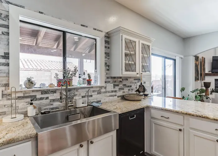 Pristine Placita | Spa-like Oasis W/ Pool & Views Tucson